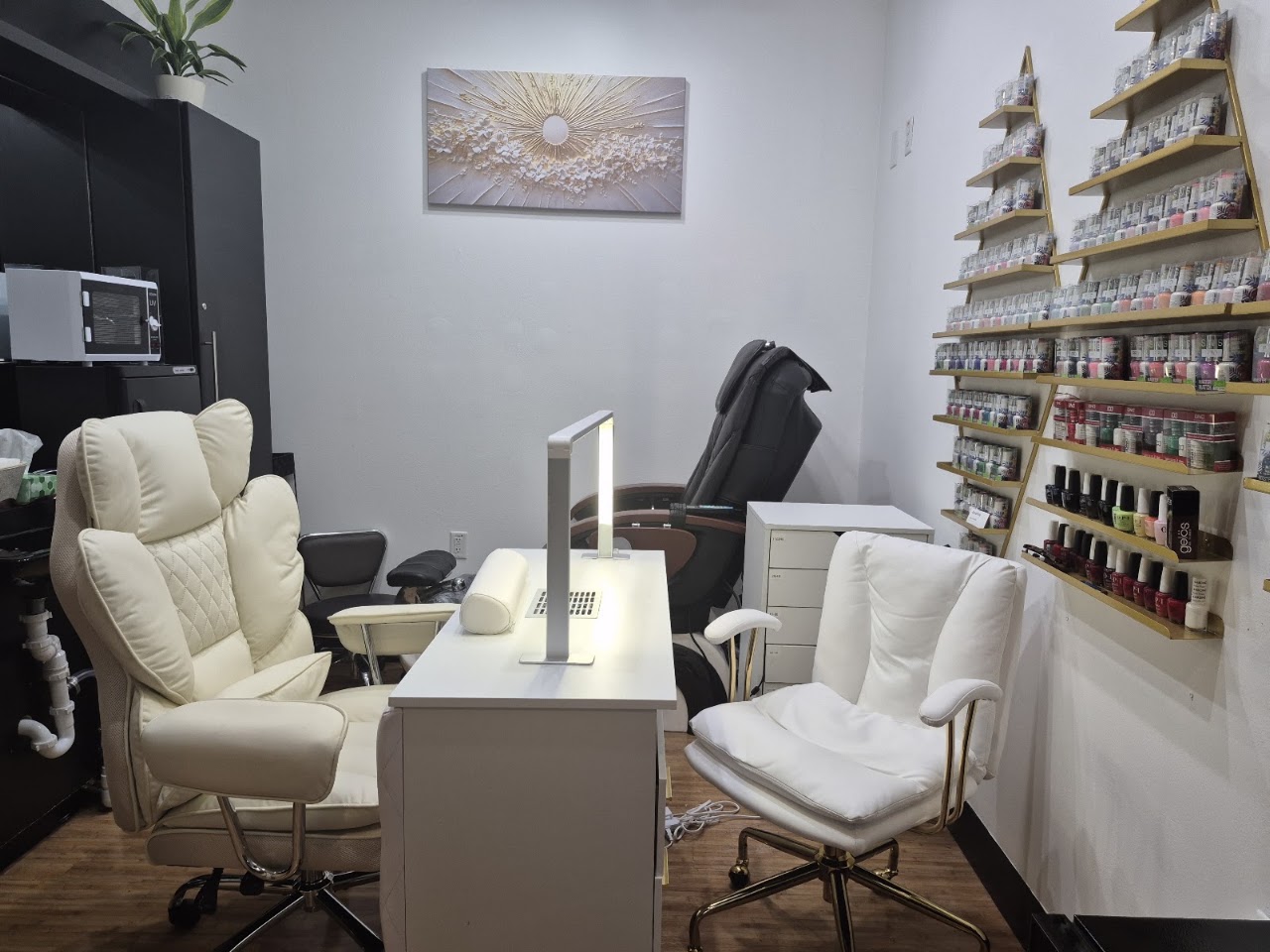 Zen 7 Nail Studio Serene Modern Interior in Fort Lauderdale